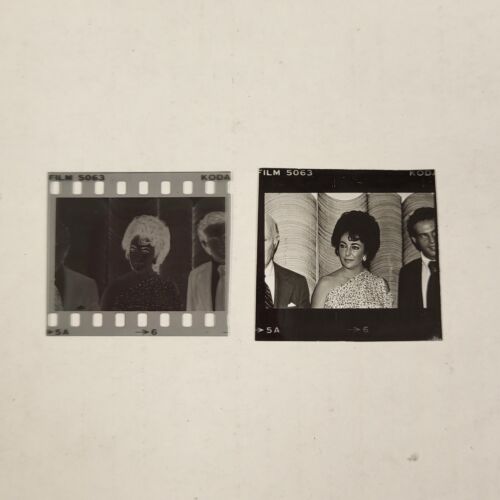 "Foto candida originale vintage Elizabeth Taylor negativo e prova con mano 1,5"" x 1,5" - Foto 1 di 4