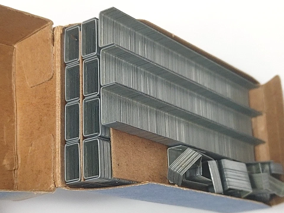 Grapas vintage Bostitch adjuntas y cinceles CAJAS ABIERTAS LEER Foto 3 de 4