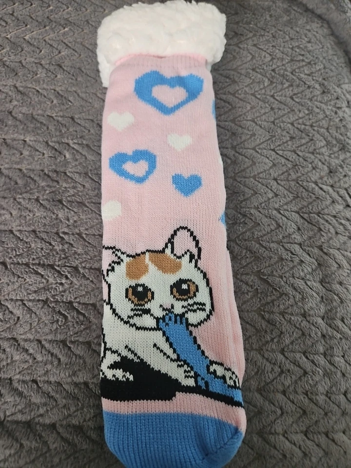 Calcetines forrados de sherpa rosa gatito de fútbol antideslizantes suaves talla única NUEVO antideslizantes  Foto 3 de 4