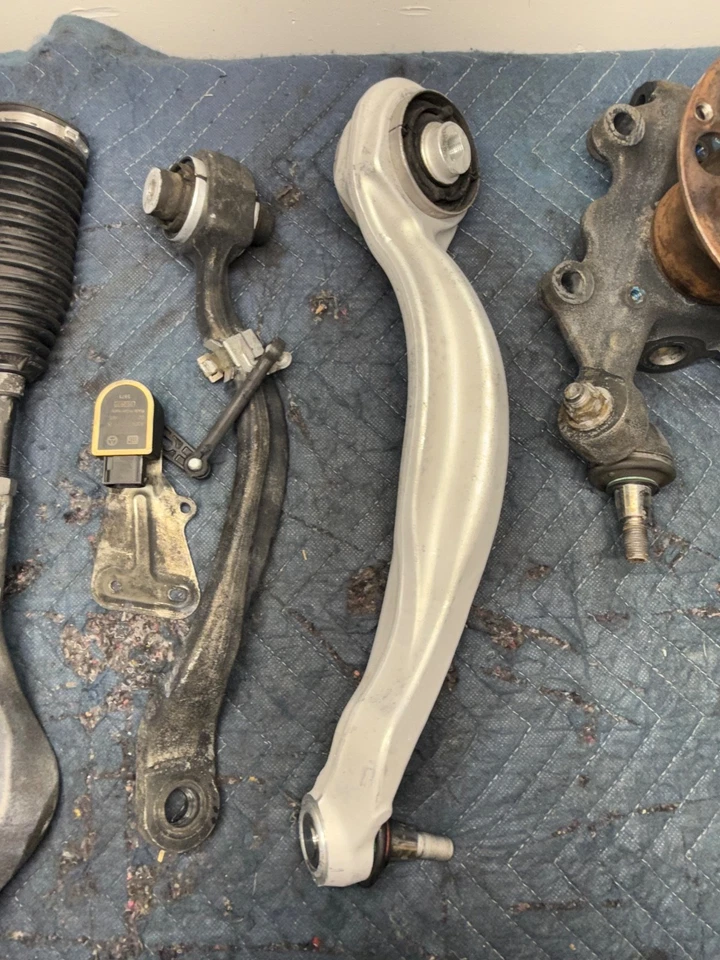 Conjunto de braço de controle superior e inferior dianteiro direito W218 2012 Mercedes CLS63 AMG 4 peças - Imagem 3 de 4