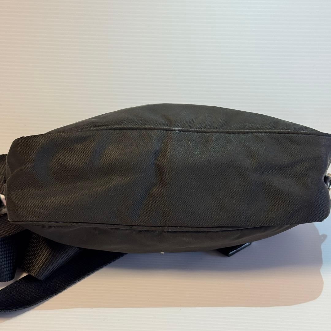 Excellent Condition PRADA Shoulder Bag Camera Bag   Model Triangle Logo Black thumbnail 7