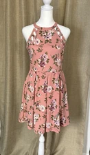 REWIND Floral Sleeveless Stretch Mini Dress Pleats in Size Small Junior Teens