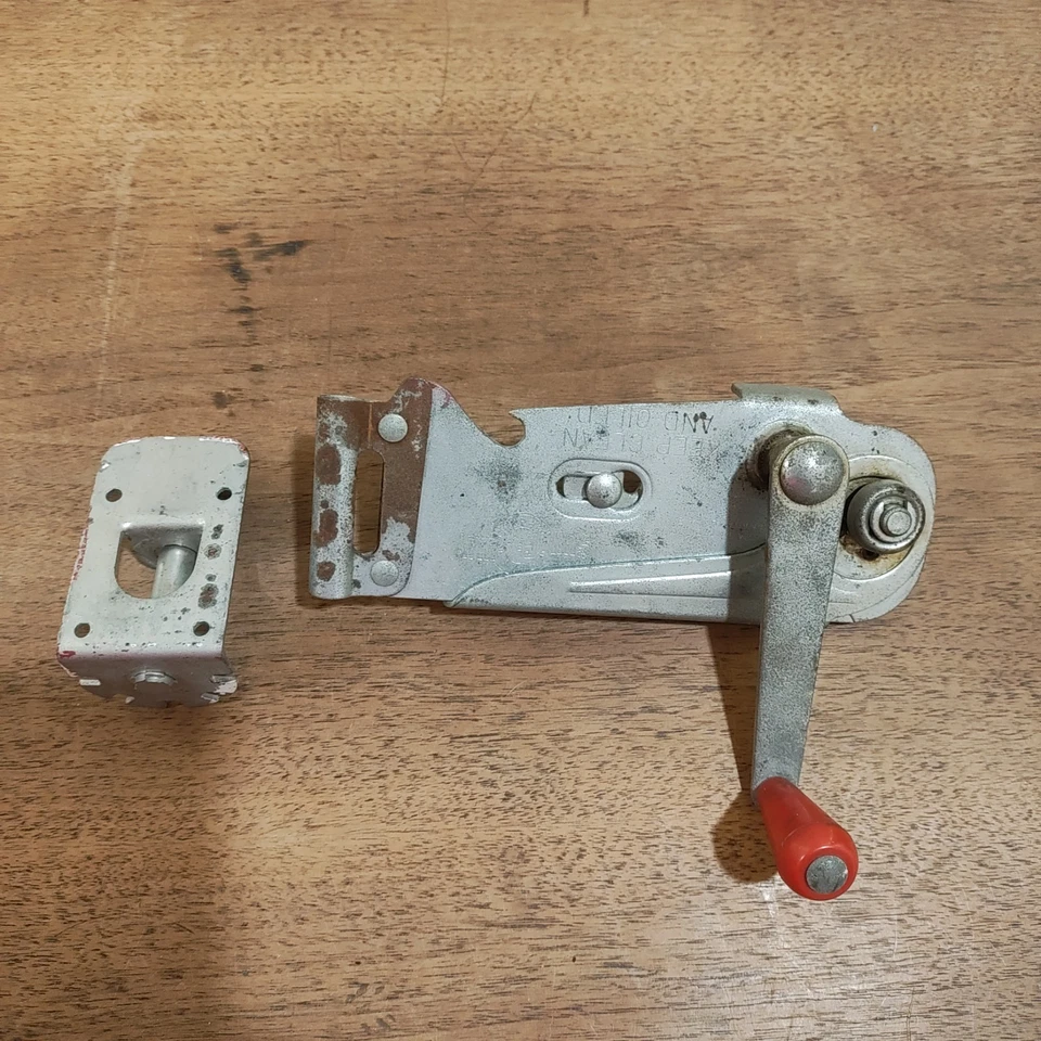 Vintage Swing A Way Wall Mount Can Opener With Red Haldle - Image 4 of 4