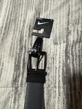 Nike Feather Edge Reversible Belt Size 32 Black/Grey
