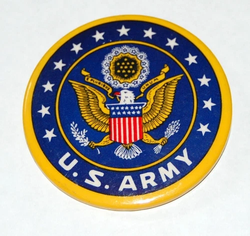 1945 UNITED STATES ARMY WORLD WAR 2 II US USA pin button pinback badge military