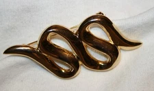Shiny Medium Vintage Goldtone Furled Ribbon Brooch Pin   +++++++++