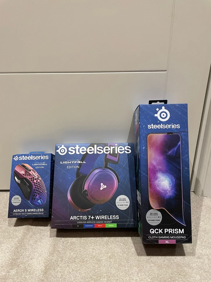 Steelseries Destiny 2 Lightfall Mouse, Headset, Mousemat, Emblems, Emotes Bundle - Image 3 of 4