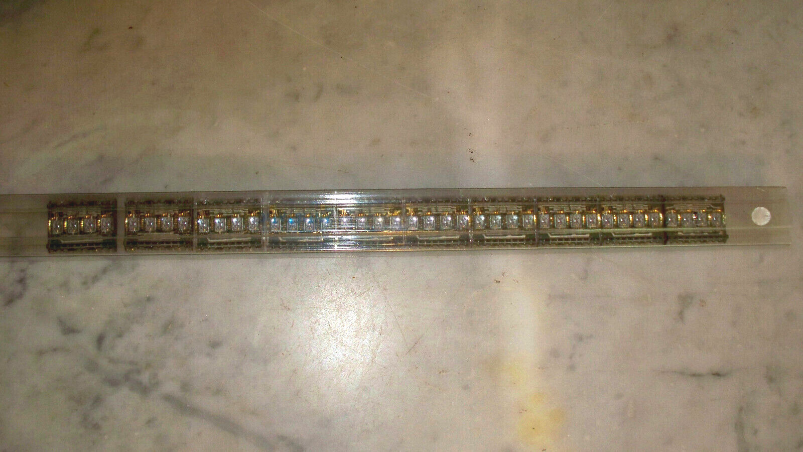 8 Siemens DL-2416H 4-CHARACTER, 16 SEGEMENT, ALPHANUMERIC displays