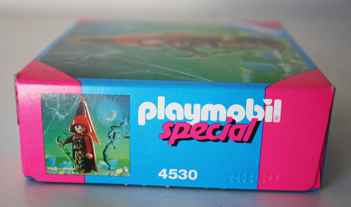 RARE VINTAGE 1996 PLAYMOBIL SPECIAL 4530 EVIL WITCH MEDIEVAL NEW