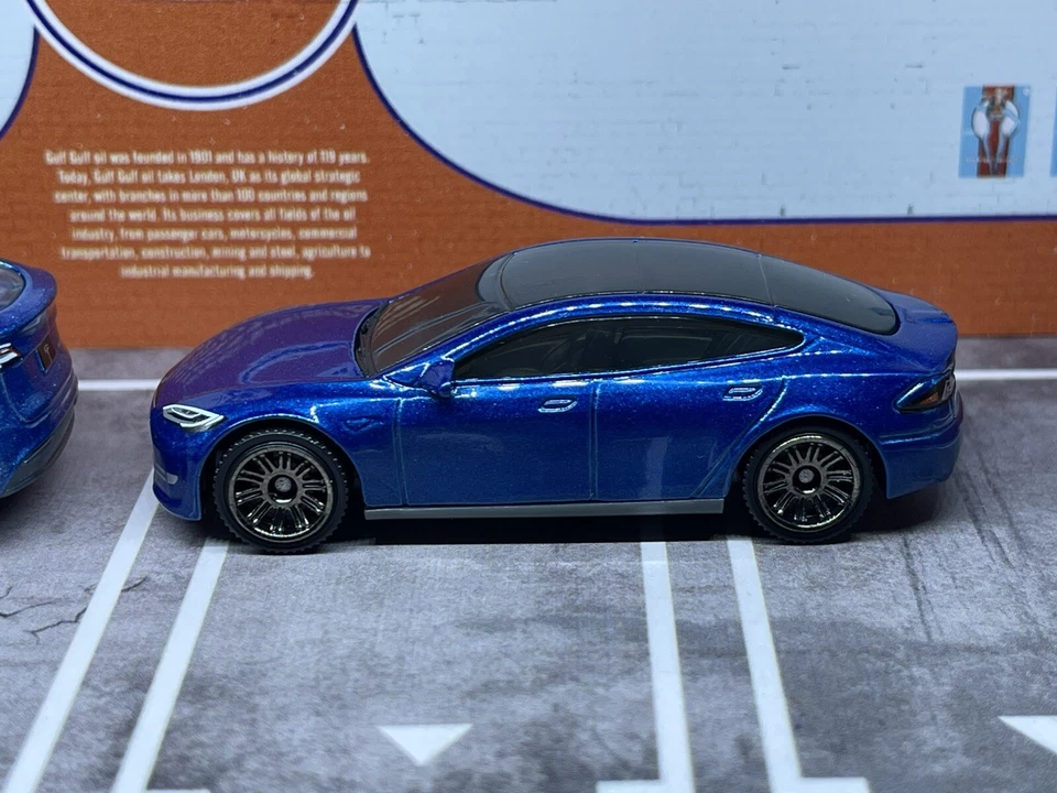 LOTE (2) Tesla Modelo S y Modelo Y Matchbox Azul Metálico EV Diorama Suelto 1/64 Foto 4 de 4