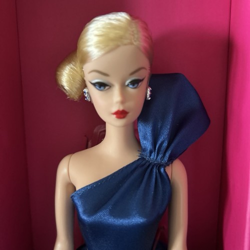 SAPPHIRE SOPHISTICATE BLONDE BARBIE PUPPE MADRID ROME CONVENTION MATTEL NRFB