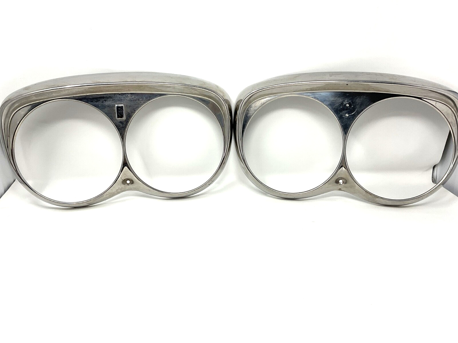 (C) Set of 2 Rolls Royce Silver Shadow Headlight Surround Trim