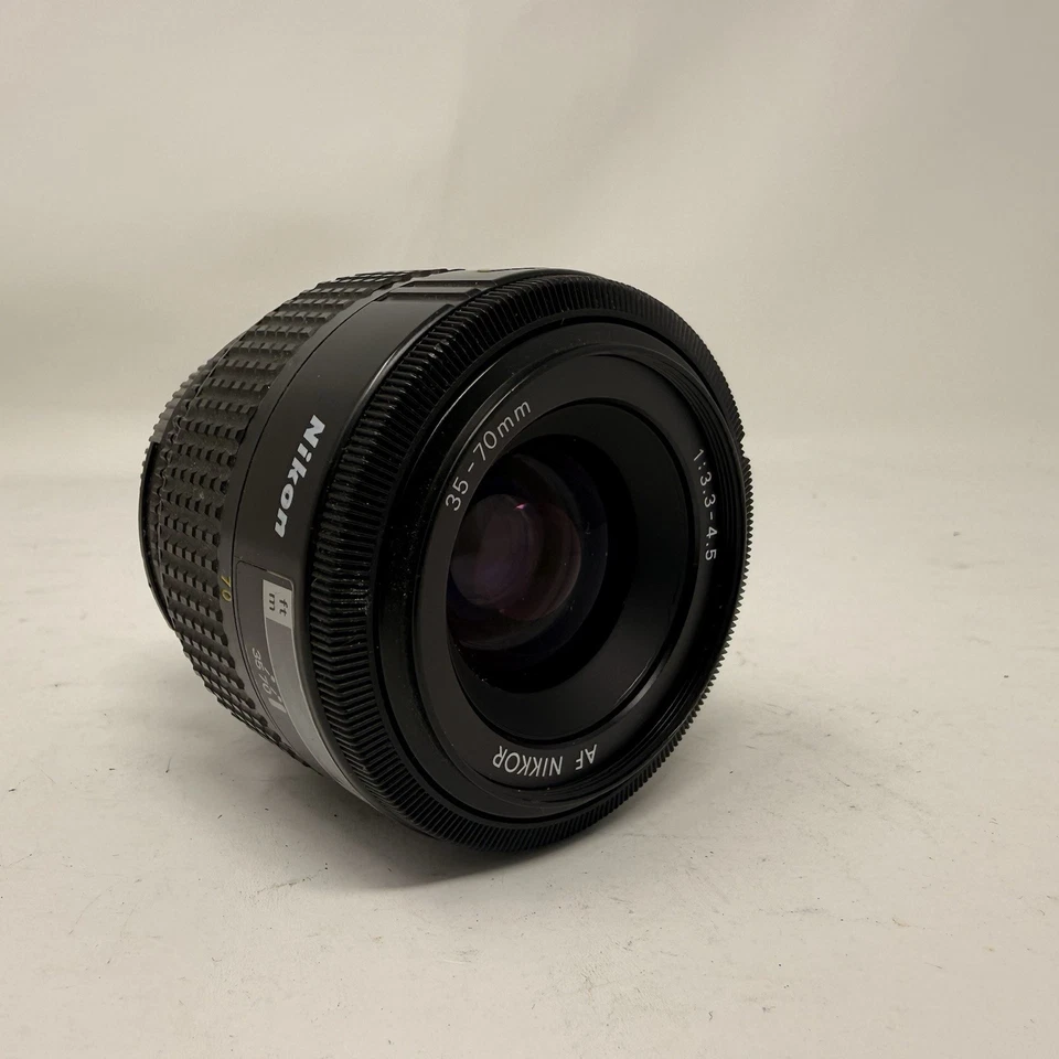 Nikon AF Zoom Nikkor 35-70mm f/3.3-4.5 Nikon F Mount - Image 2 of 3