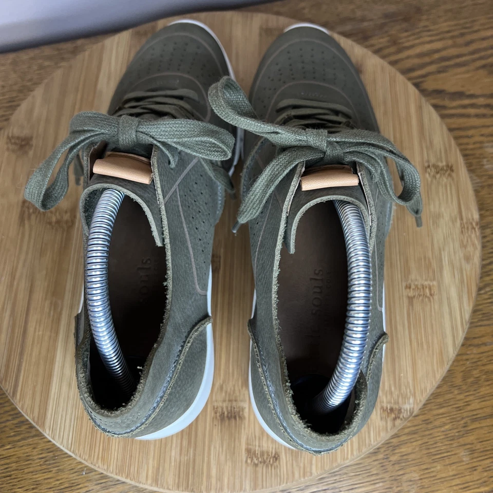 Zapatilla deportiva para mujer Gentle Souls by KennethCole Raina Lite 9,5 M verde oliva Foto 4 de 4