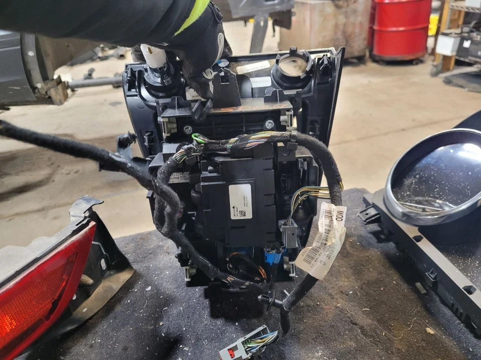 Shifter F-TYPE    2016 Transmission Shift 2064934 - Image 2 of 2