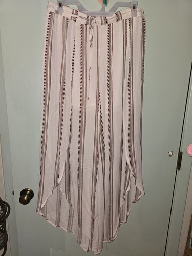 Beautiful Gypsy Flowy Pants NEW - Picture 1 of 4