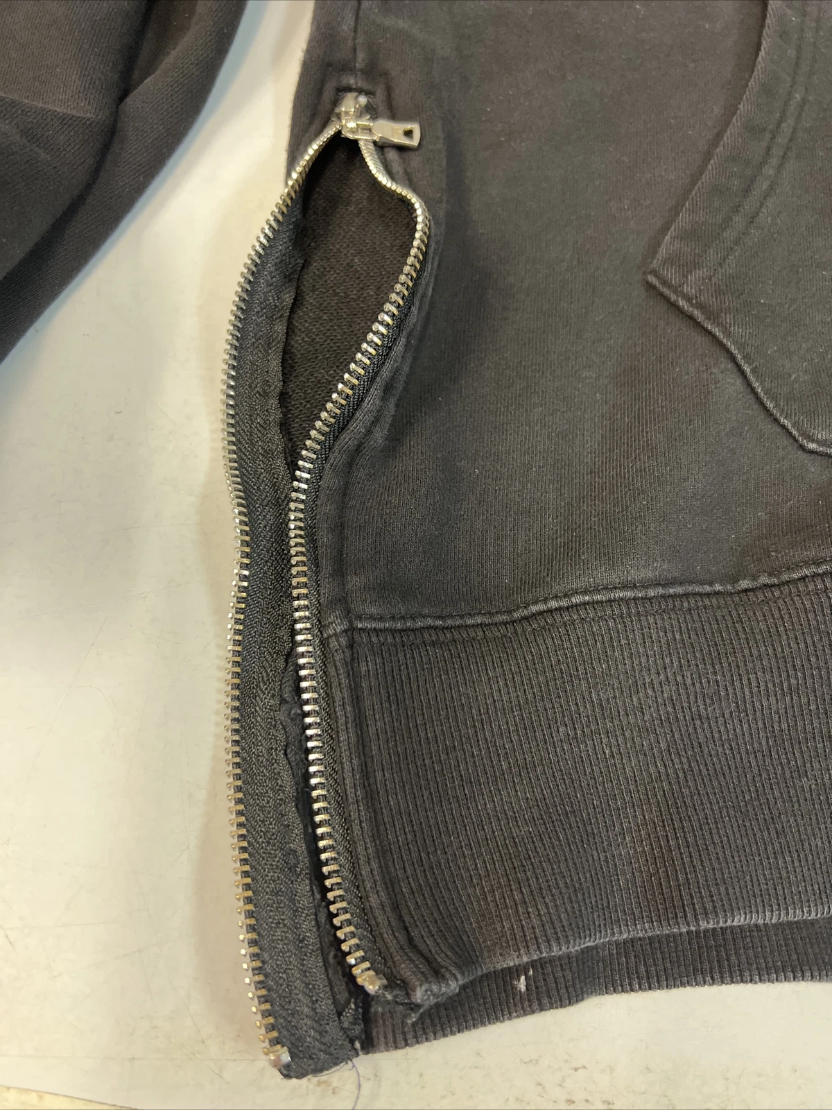 A BATHING APE (BAPE) Felpa con cappuccio con cerniera laterale ricamo testa a scimmia nera taglia L usata