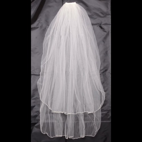 WILTON Rolled Edge Double Layer Bridal Veil, Ivory, 31" & 38" Long x 72" Wide - Picture 5 of 5