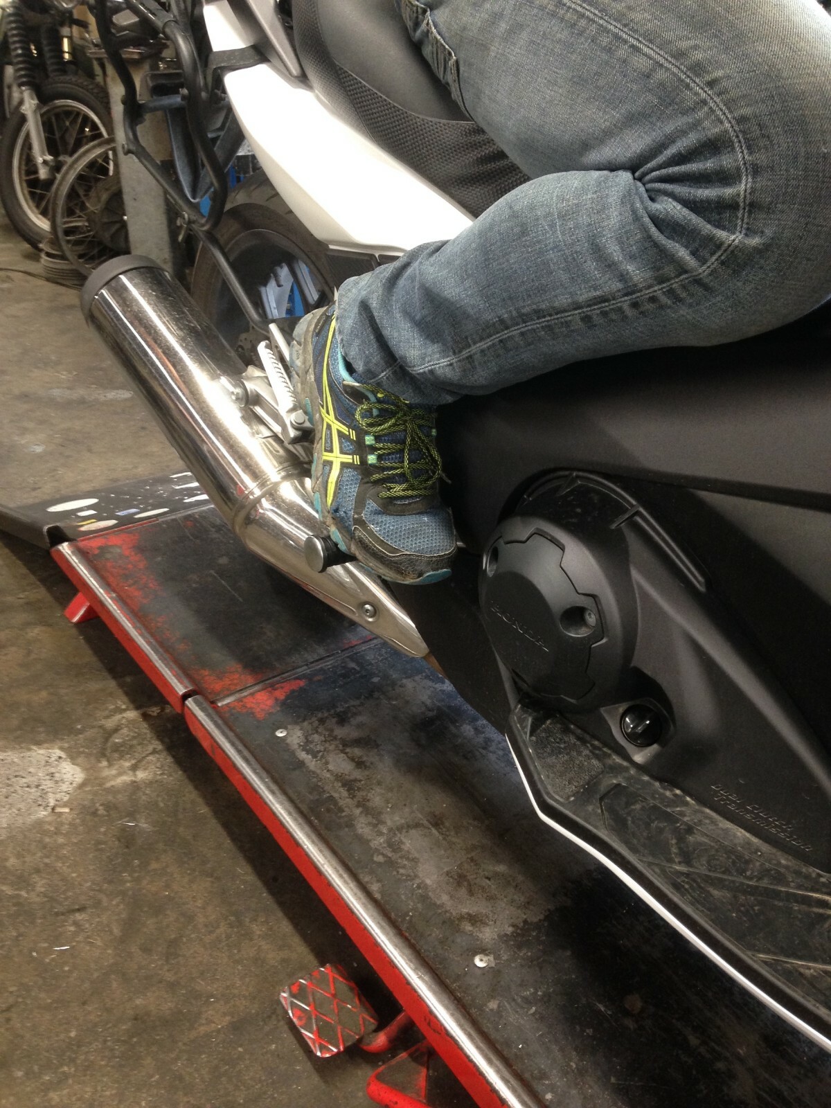 Repose-pieds central Honda Integra en acier inoxydable premium