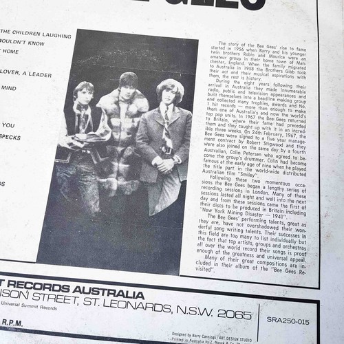 BEE GEES - BEE GEES VINYL LP COMPILATION ALBUM | UNIVERSAL SUMMIT 1972 POP VOCAL - Picture 3 of 9