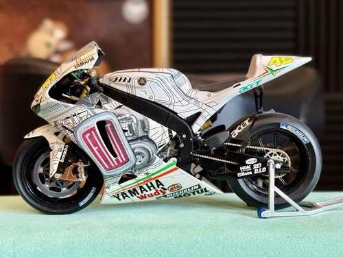Minichamps 1/12 Valentino Rossi FIAT Team YZR-M1 MotoGP Valencia 2007 - RARE!