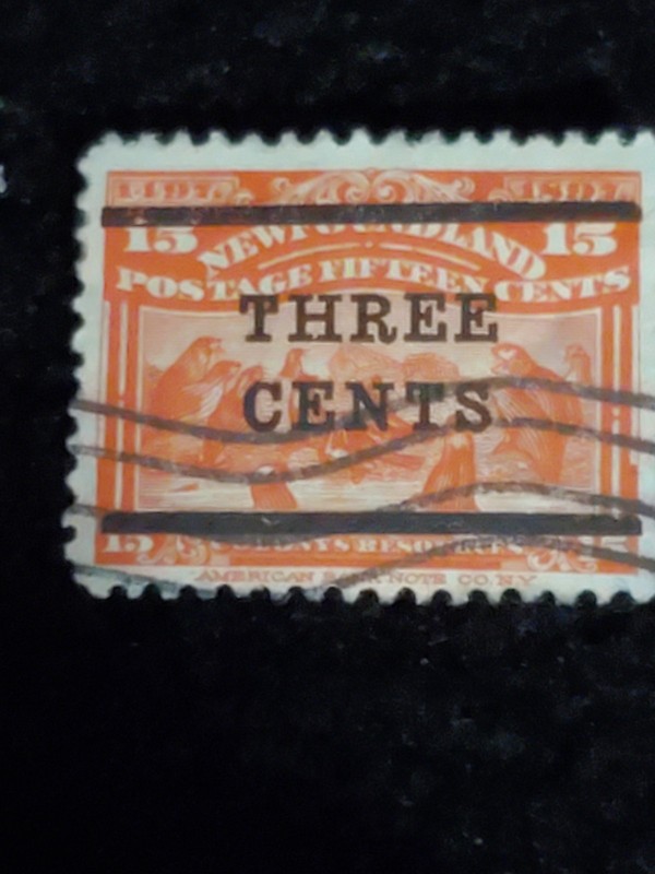 NEWFOUNDLAND SCOTT 128 ~ UNHINGED ~ 3¢ ON 15¢ SCARLET SEALS
