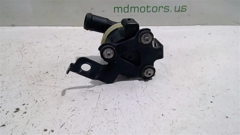 2018-2020 CHEVROLET EQUINOX AUXILIARY COOLANT WATER PUMP OEM 23463177 - Image 4 of 4