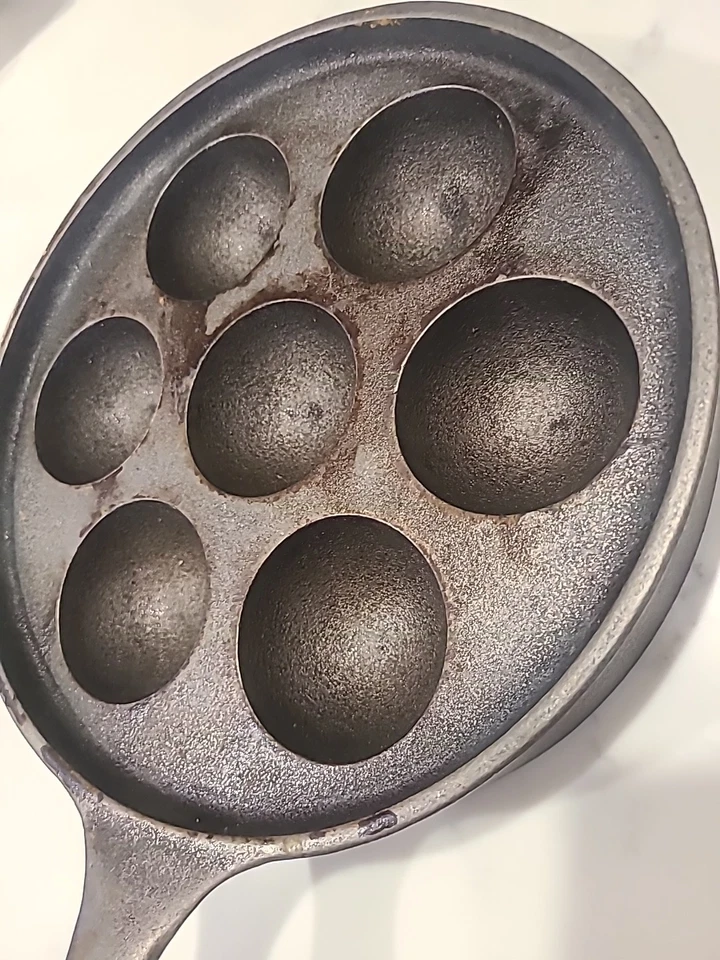 Vintage! GRISWOLD #962 (Made in USA) Aebleskiver CAST IRON Danish Pancake Pan - Image 4 of 4