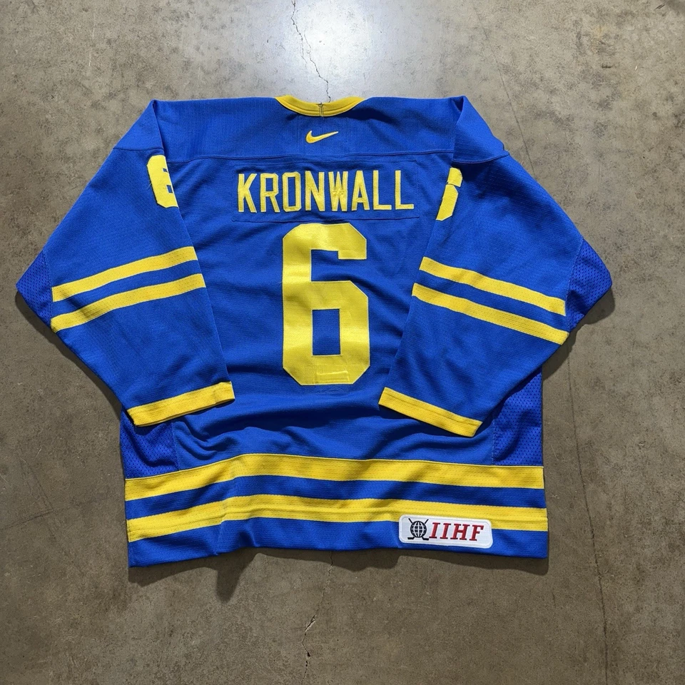 Camiseta deportiva de hockey vintage de Suecia talla 56 Niklas Kronwall Nike usada en juegos Foto 2 de 4