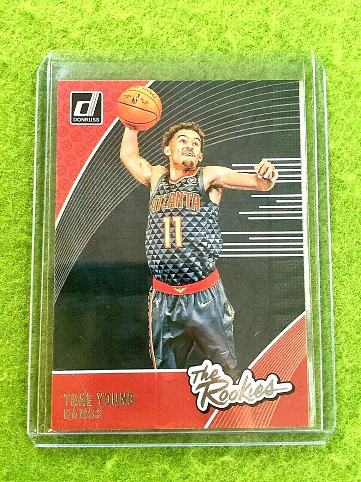 TRAE YOUNG ROOKIE CARD JERSEY #11 ATLANTA HAWKS 2018 Panini Donruss THE ROOKIES