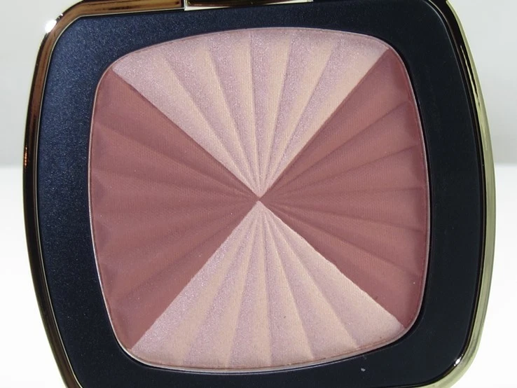 Colección BareMinerals Lovescape LISTO Color Boost "El Corazón Robado" LE NUEVO EN CAJA   Foto 2 de 2