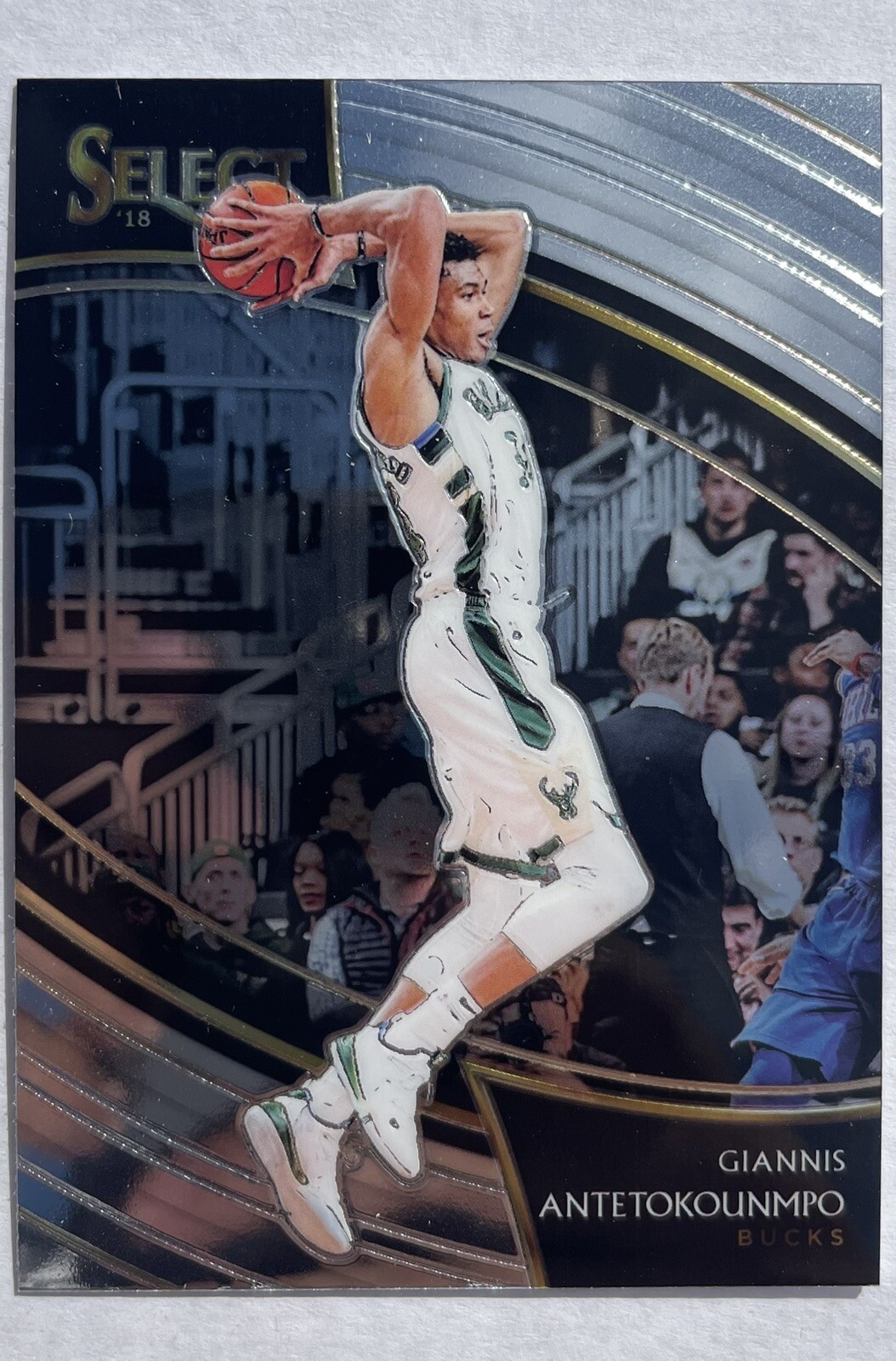 Giannis Antetokounmpo 2018 Panini Select #207 Courtside level