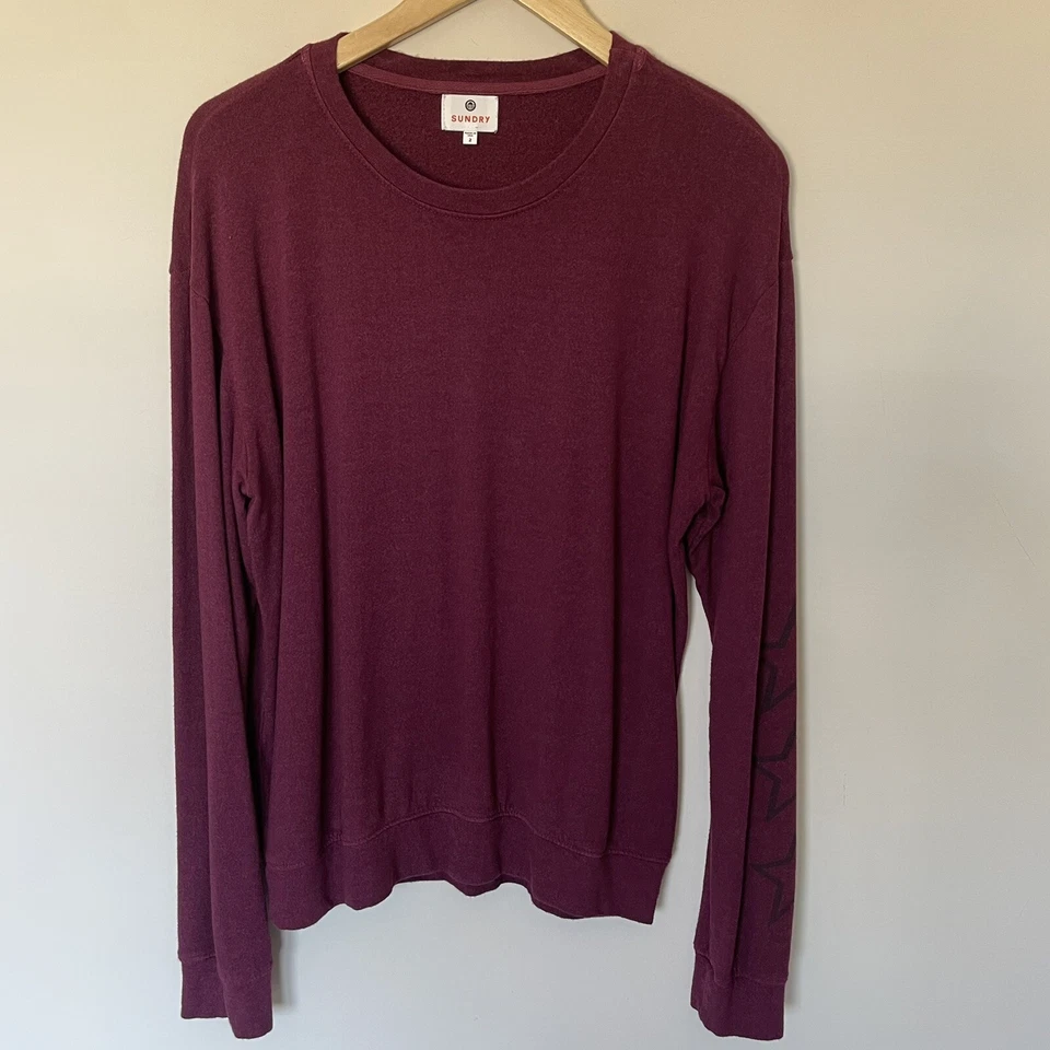 Sudadera Pullover Sundry Star Talla 2 (M) en Color Borgoña Vino Cuello Redondo Tejida Foto 2 de 4