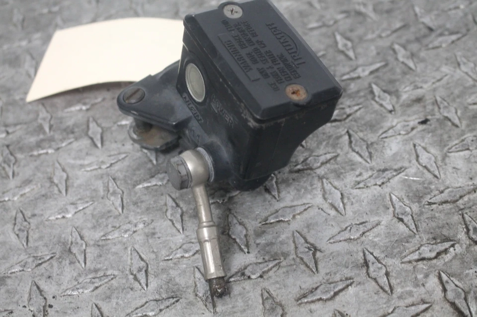 07-12 TRIUMPH STREET TRIPLE 675 FRENO DELANTERO CILINDRO MAESTRO OEM Foto 2 de 4