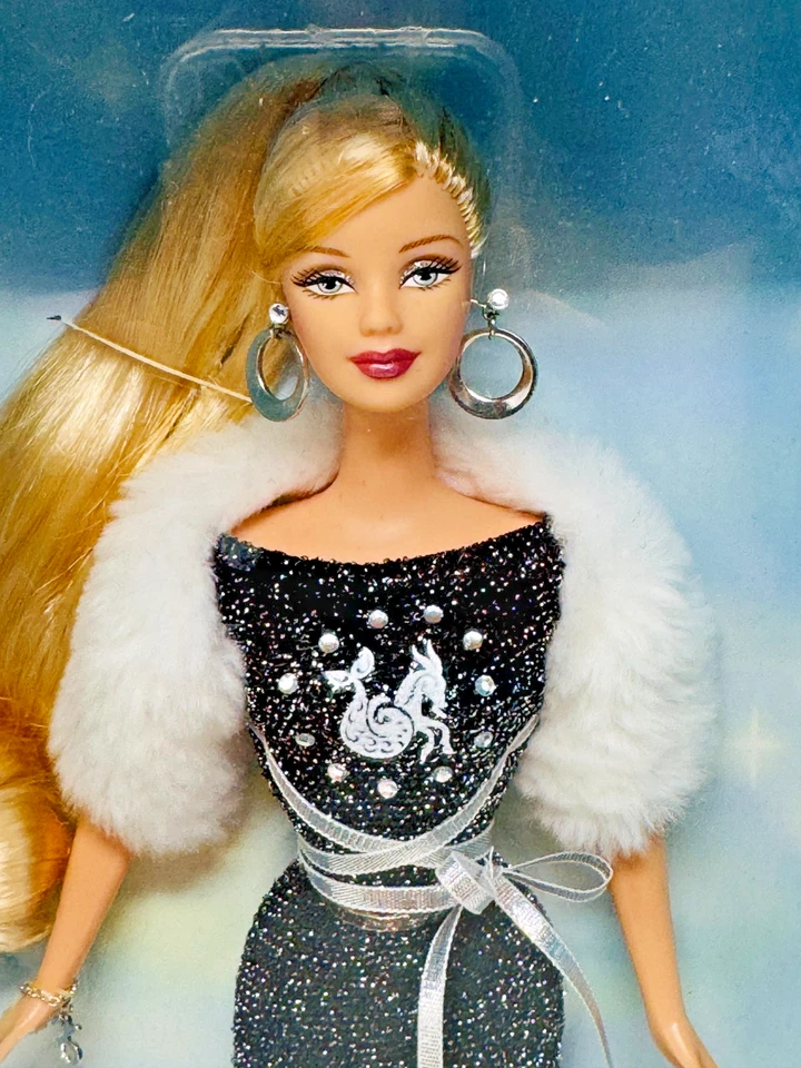 Barbie Zodiac Capricornio 2004 C6237 muñeca etiqueta rosa nueva en caja cara de Mackie Foto 2 de 4