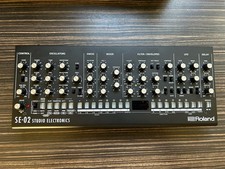Roland SE-02 Analogue Synthesiser
