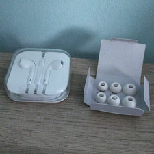 Apple EarPods White Wired In-Ear Earbuds 3.5mm Jack w/ Case 6 Tips