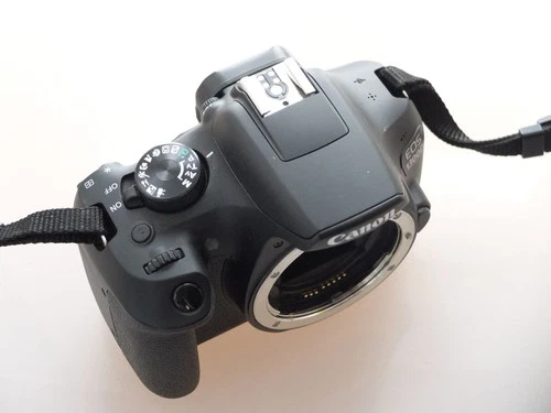 Canon EOS 1300D nur Gehäuse Auslösungen: 1 5 7 5 , vom Händler ...#