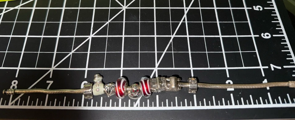 Pulsera de Navidad Chamilia con 7 dijes 2 clips  Foto 3 de 4