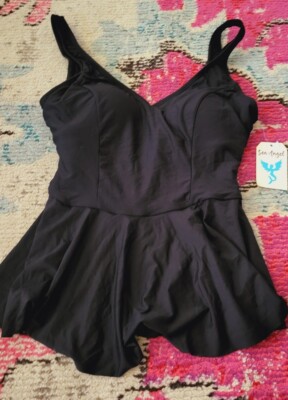 NEW NWT Sea Angel womens Small black swimsuit top padded cup full coverage rffle