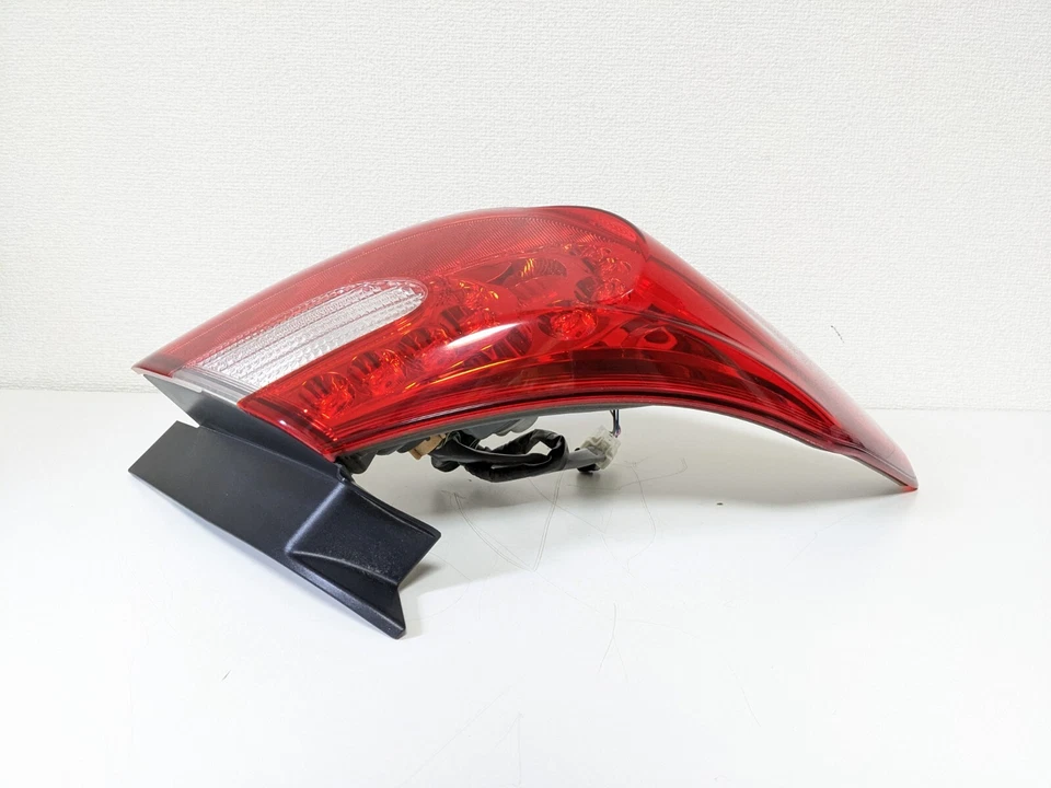Luz trasera OEM 2011-2014 LH Infiniti M37 M56 Nissan FUGA Y51 Foto 2 de 4