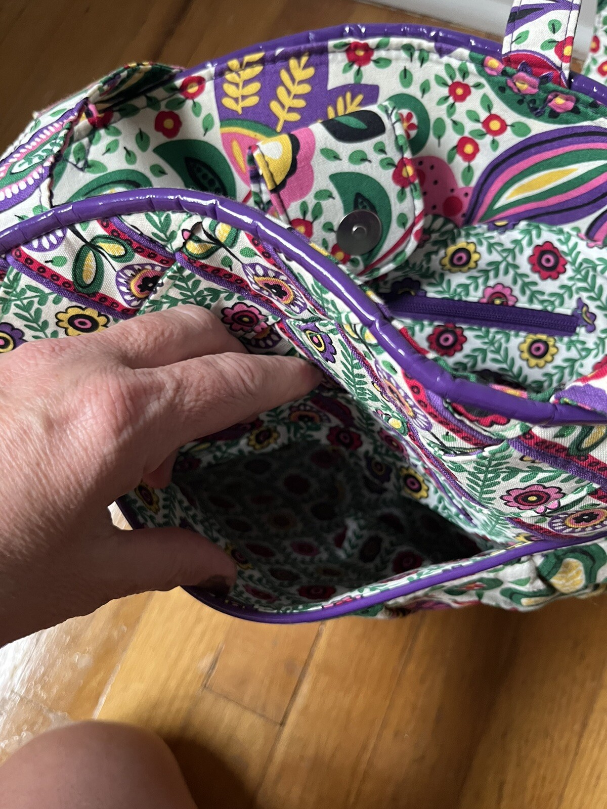 Vera Bradley Tote  Viva La Vera  NWT RARE image 3