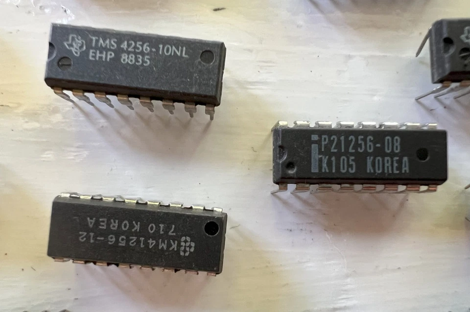 Lote de 68 fichas coleccionables vintage 256K IC DRAM P21256-08 80ns DIP 16 pines  Foto 3 de 4