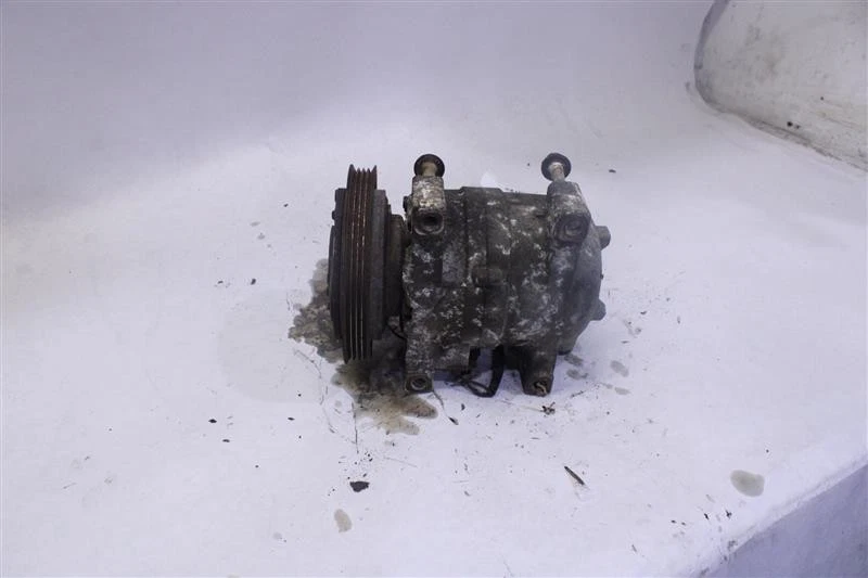 Used A/C Compressor fits: 2001 Nissan Frontier 6 cylinder from 9/99 Grade A Foto 2 de 4