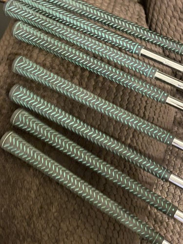 Wilson Sam Snead Blue Ridge Irons & P Wedge, 3 Through 9, Matched Flex Shafts,RH - Picture 6 of 9