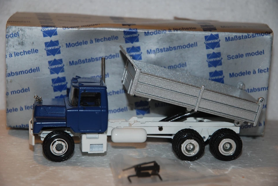 1/50 Conrad Camion Mack 3 assi   - Immagine 2 di 2