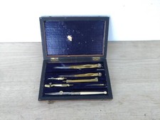 ANCIENNE BOITE DE COMPAS