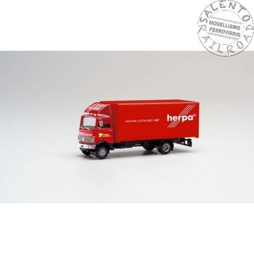 "Herpa 311755 - 1:87 H0 - Lkw Mercedes-Benz Lp 813 Kasten Geschlossen Forster \""-image