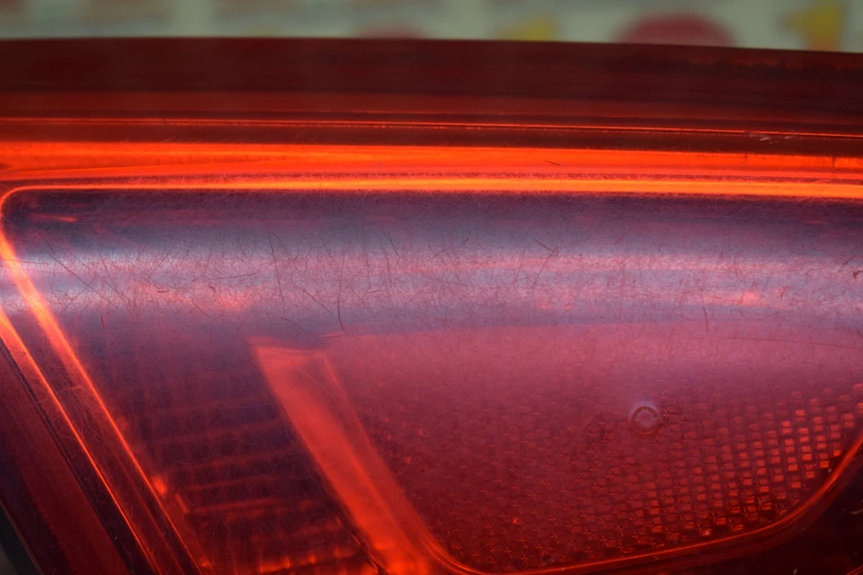 Chevrolet Impala 2014-2020 conductor/tapa lateral izquierda luz trasera interior OEM Foto 3 de 4