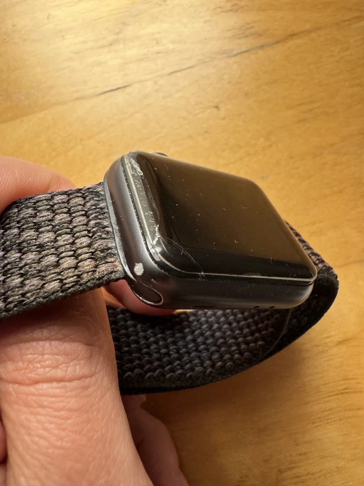 Apple Watch Series 3, 38mm, Space Grey - Image 3 of 4